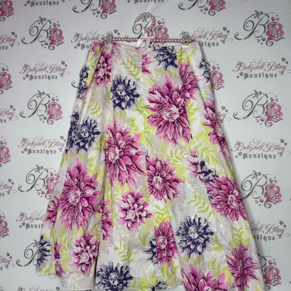 M&S classic skirt crochet pattern throughout flowers white green pink purple - Picture 3 of 11